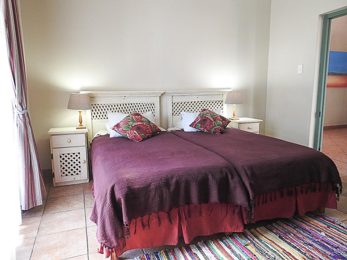 Mosselbay Backpackers Hostel มอสเซิลเบย์ ภายนอก รูปภาพ