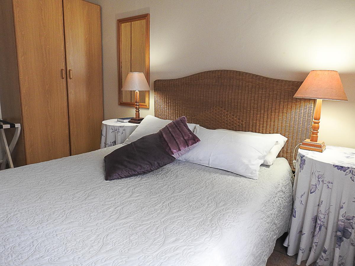 Mosselbay Backpackers Hostel มอสเซิลเบย์ ภายนอก รูปภาพ