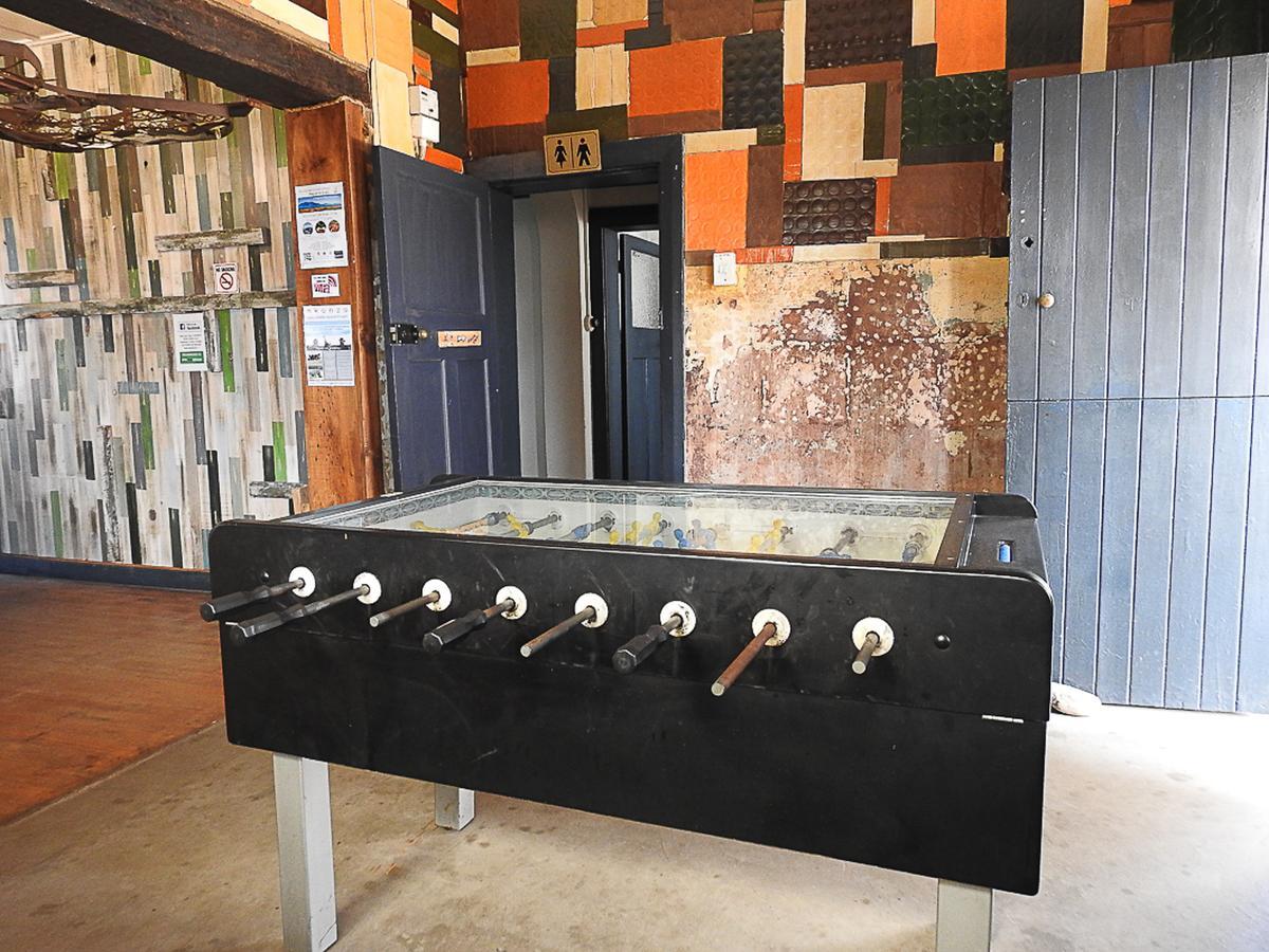 Mosselbay Backpackers Hostel มอสเซิลเบย์ ภายนอก รูปภาพ
