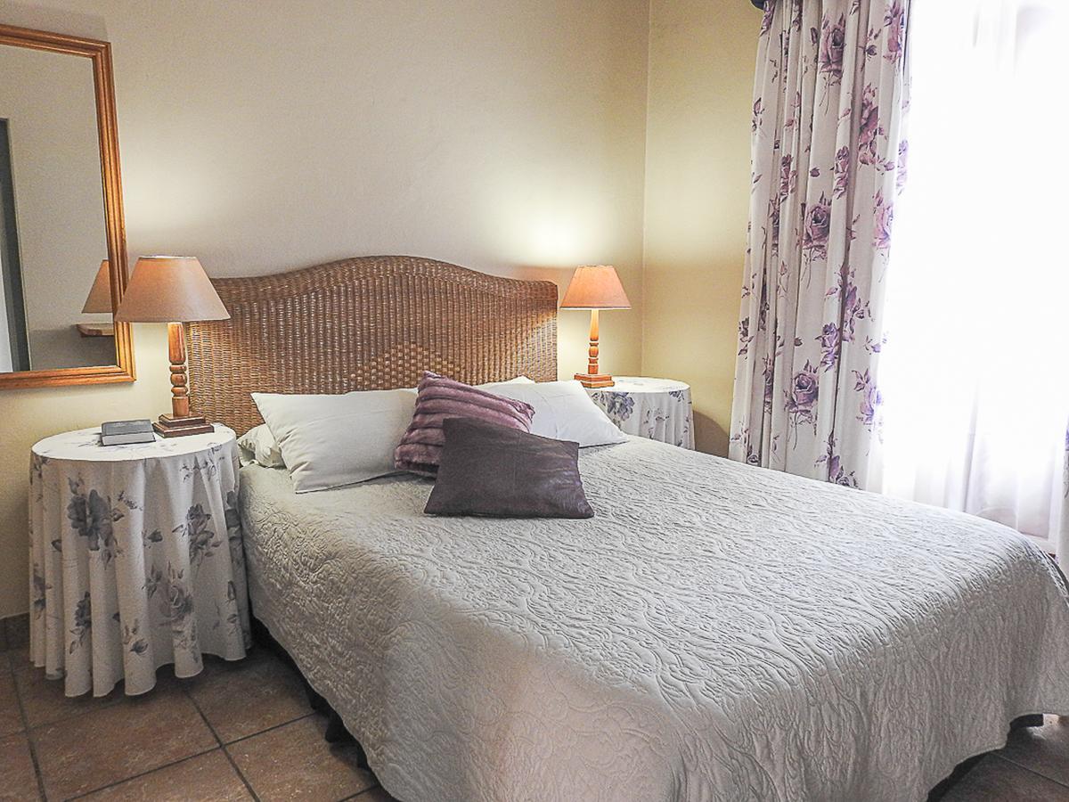 Mosselbay Backpackers Hostel มอสเซิลเบย์ ภายนอก รูปภาพ