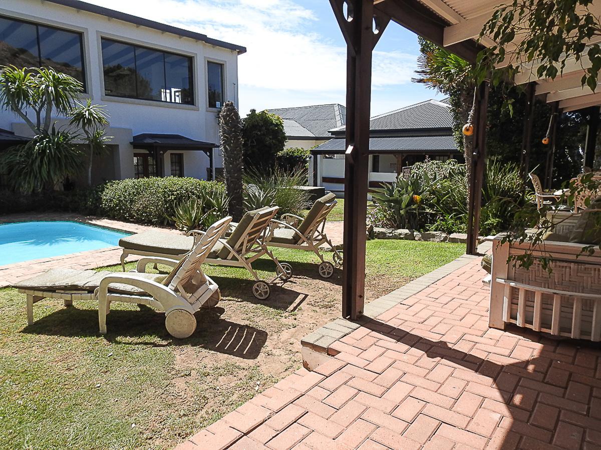 Mosselbay Backpackers Hostel มอสเซิลเบย์ ภายนอก รูปภาพ