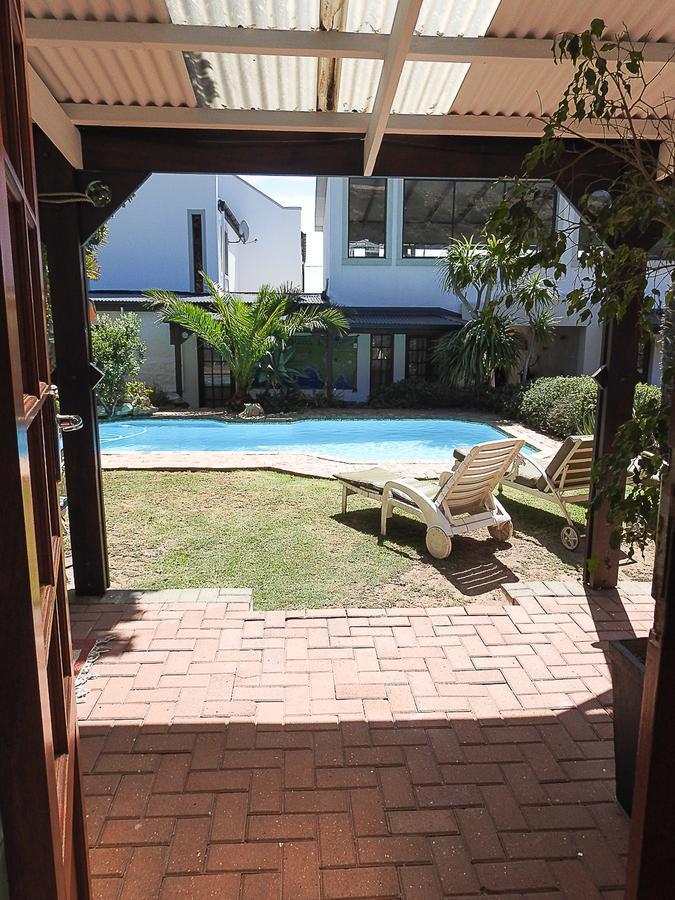 Mosselbay Backpackers Hostel มอสเซิลเบย์ ภายนอก รูปภาพ