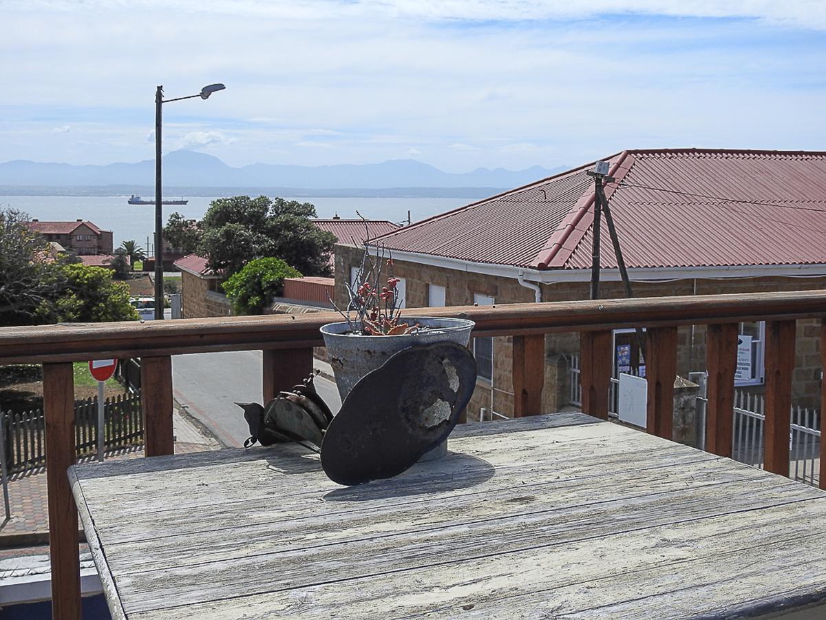 Mosselbay Backpackers Hostel มอสเซิลเบย์ ภายนอก รูปภาพ