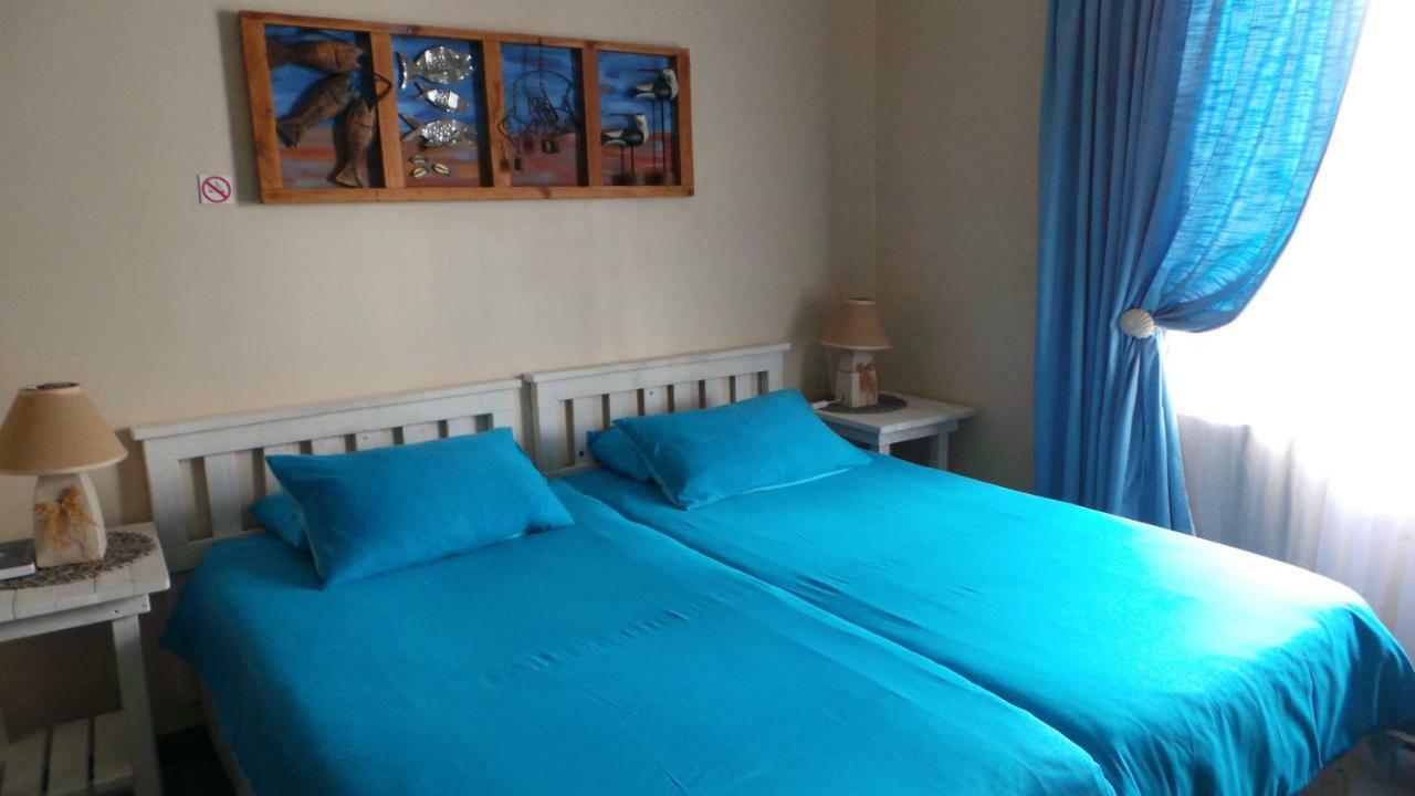 Mosselbay Backpackers Hostel มอสเซิลเบย์ ภายนอก รูปภาพ