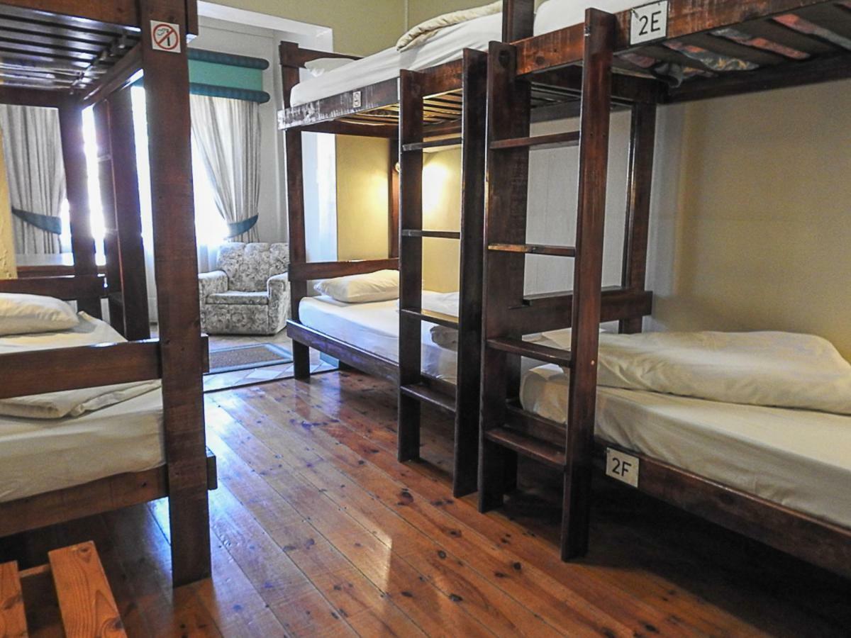 Mosselbay Backpackers Hostel มอสเซิลเบย์ ภายนอก รูปภาพ