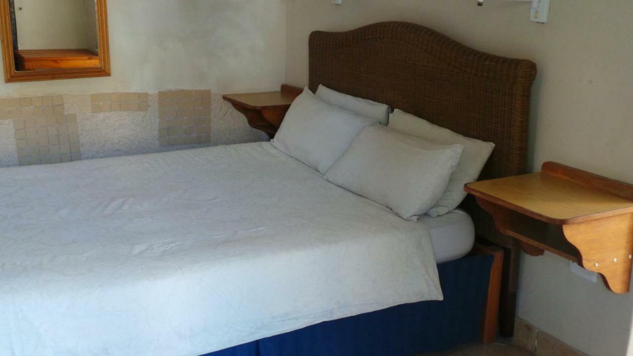 Mosselbay Backpackers Hostel มอสเซิลเบย์ ภายนอก รูปภาพ
