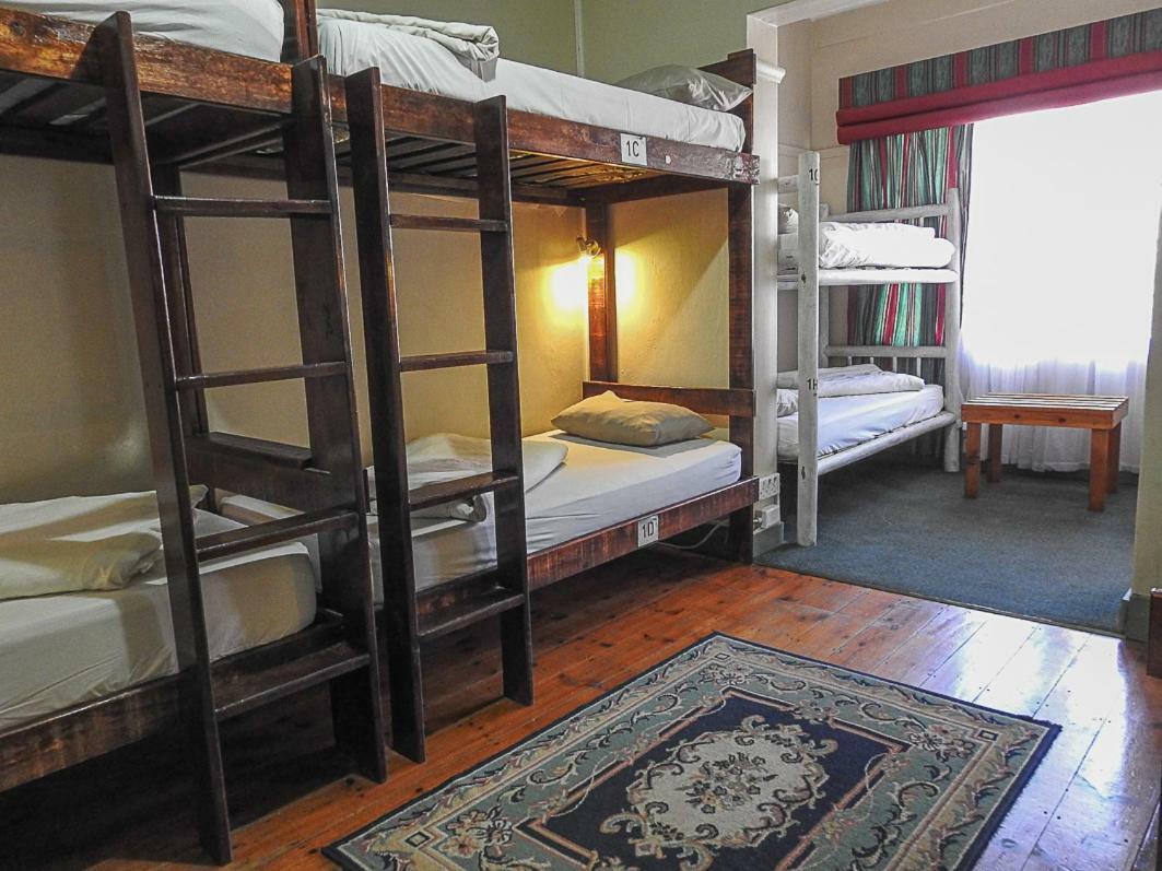 Mosselbay Backpackers Hostel มอสเซิลเบย์ ภายนอก รูปภาพ