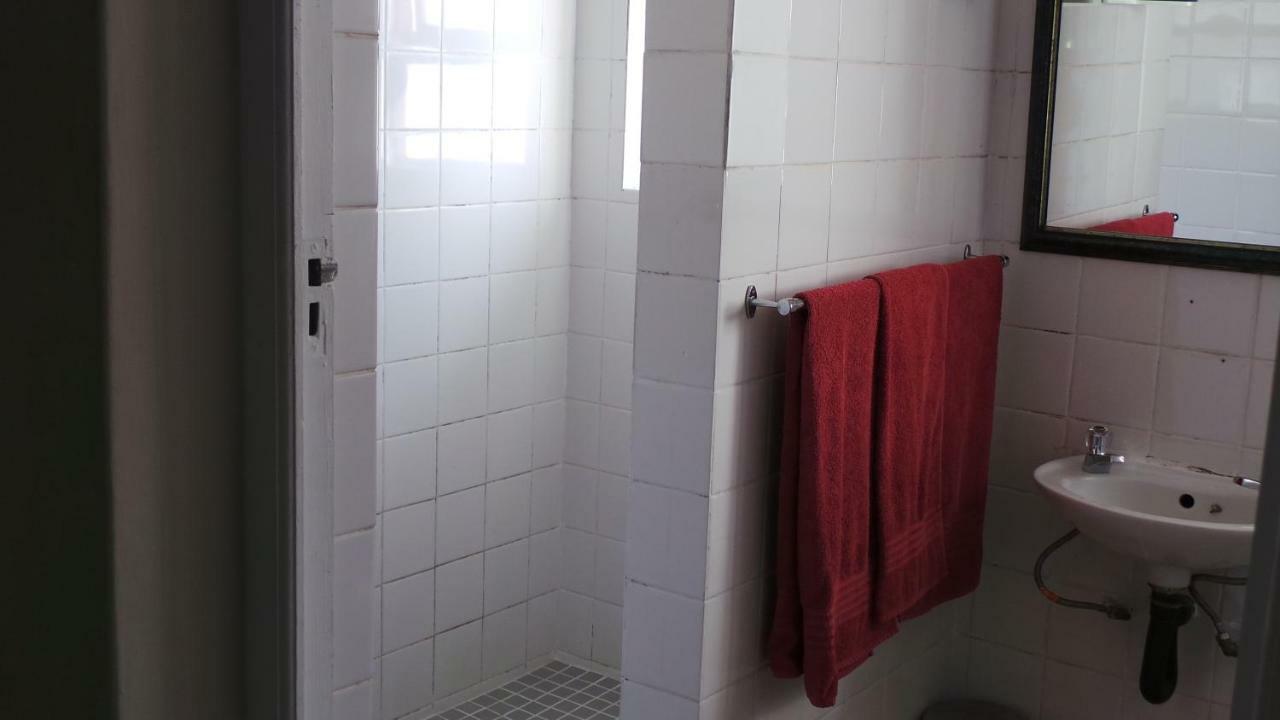 Mosselbay Backpackers Hostel มอสเซิลเบย์ ภายนอก รูปภาพ